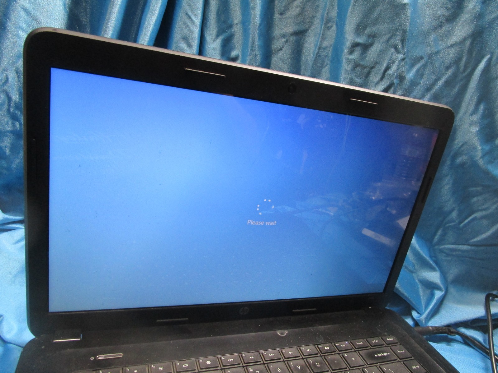 HP 2000-2a22nr E1-1200 8GB RAM 250GB HD 15.6″ AMD 1.4GHz E-1200 PROC-READ