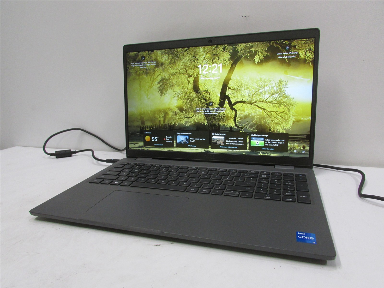 Dell Latitude 3540 i5-1335U 1.3GHz 16GB 256GB NVME 15.6″ W11P DMG/NO BAT/SPOTS