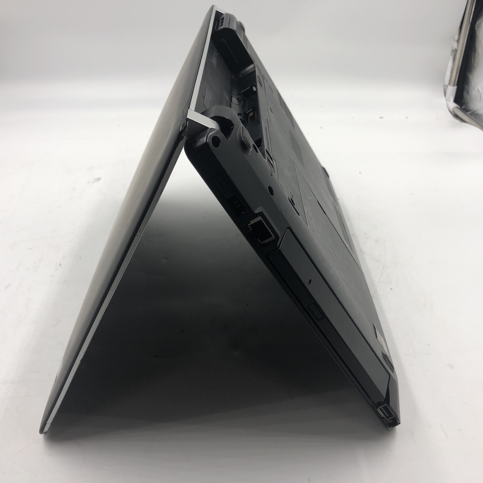 Lenovo Thinkpad E440 Laptop i3 Unknown RAM/HDD/OS Plastic Damage (FOR PARTS)
