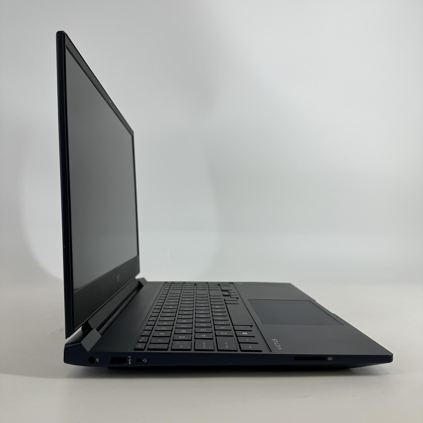 HP Victus 15 144Hz FHD 2.1 GHz i5-13420H 8GB 512GB SSD RTX 3050 Good