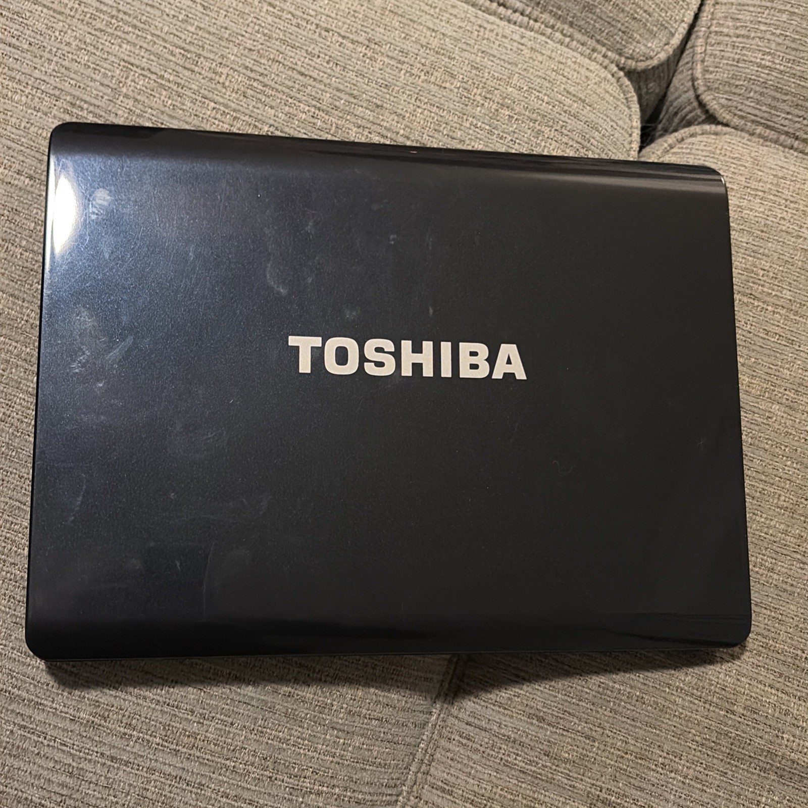 Toshiba Satellite A215-S4747 Laptop AMD Turion 64 x2 894MB Ram No HDD or Charger