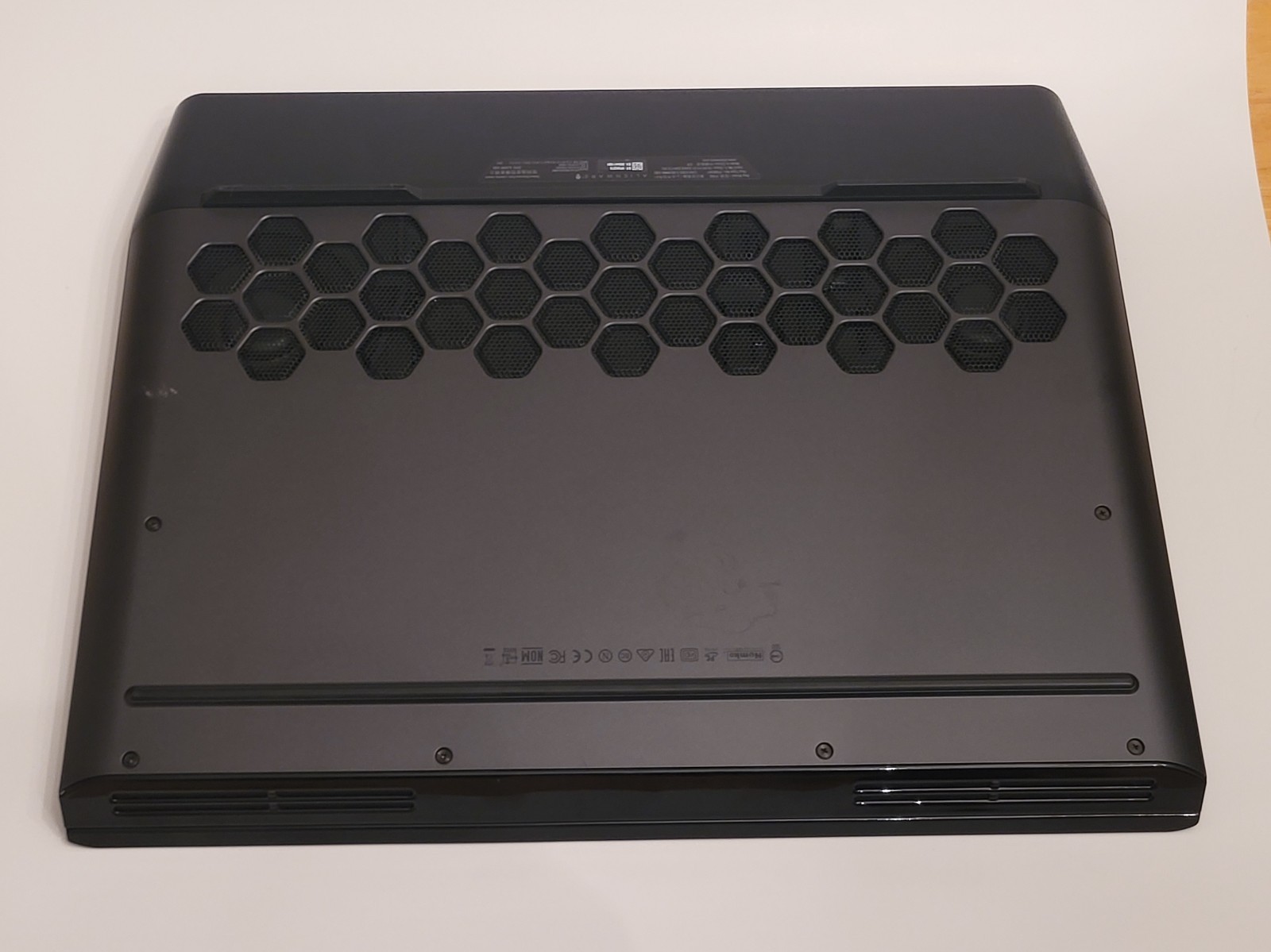 Alienware Area-51m laptop i9-9900 3.1GHz 16GB ram 1TB HDD 500GB SSD RTX 2070