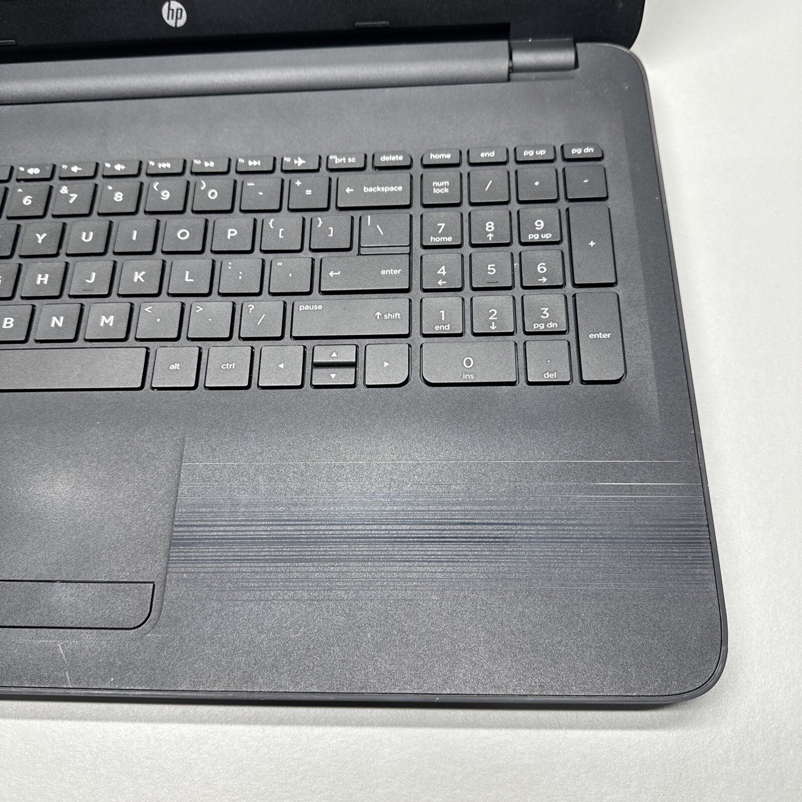 HP TPN-C126 15.6″ Laptop 465GB HDD 4GB RAM AMD E2-7110 1.80 GHz CPU Radeon R2