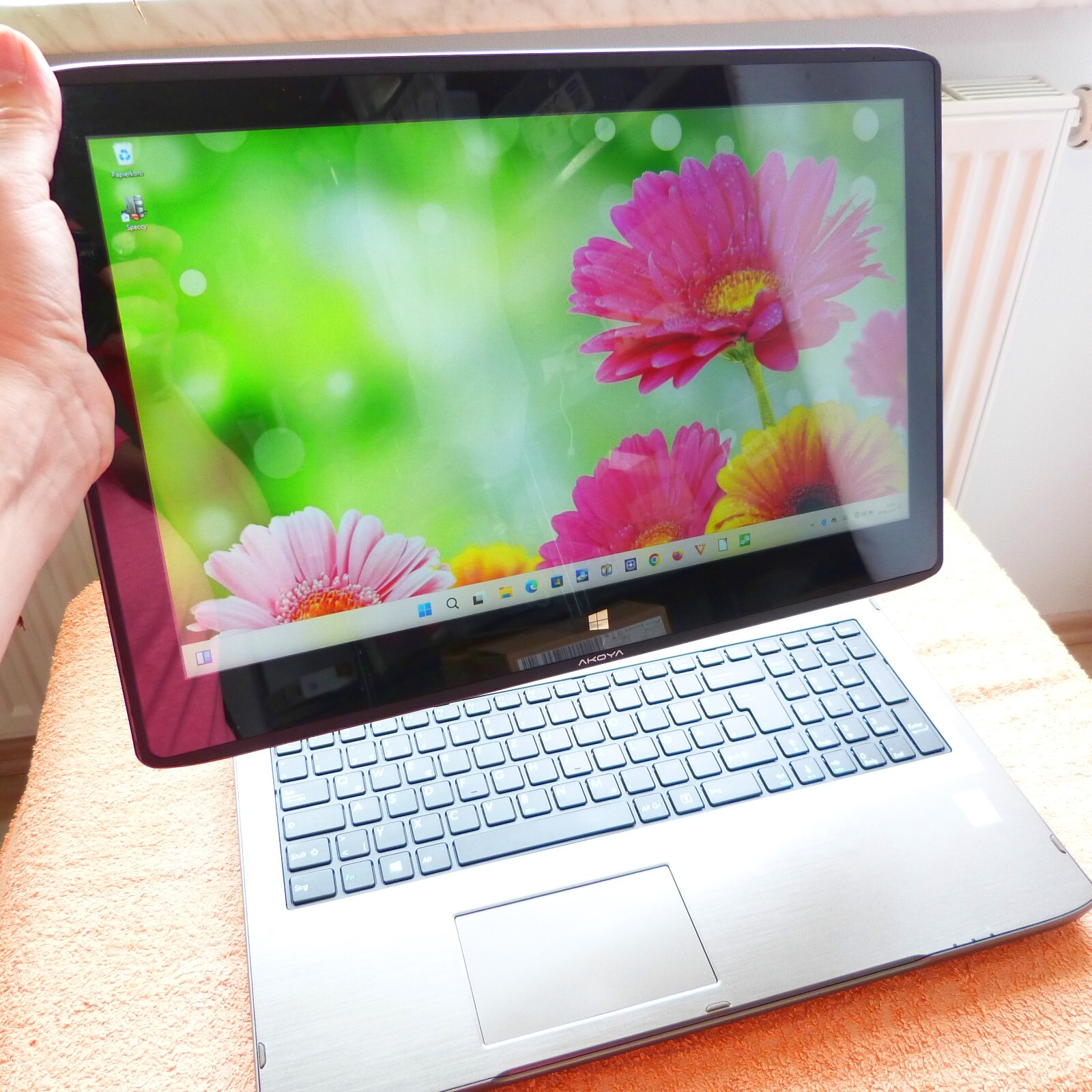 Medion S6214T Convertible Huge 2in1 Format 15″ TOUCH FULLHD QUAD CORE