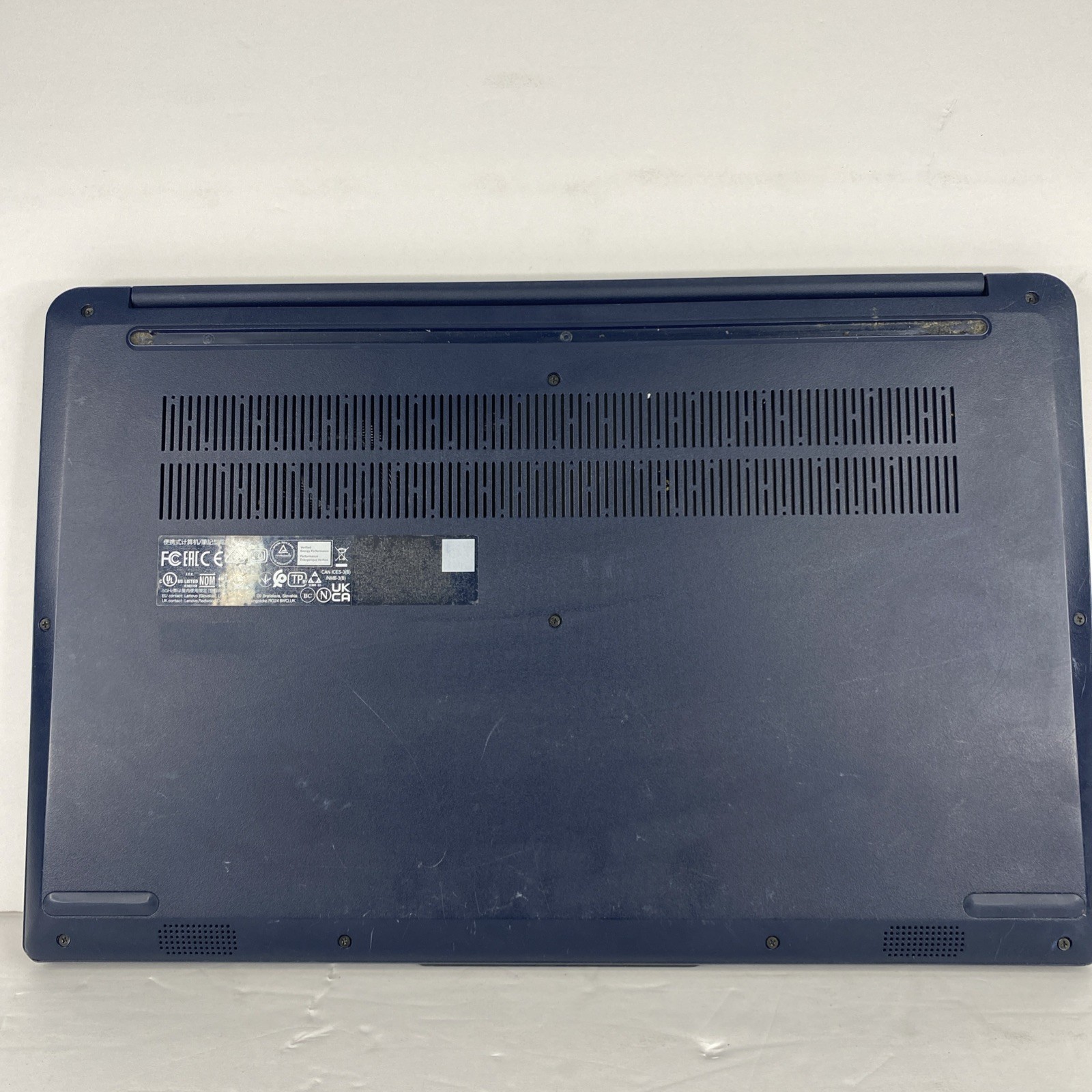 Lenovo Ideapad 1 15AMN7 15.6″ Ryzen 3 7320U 2.4GHz 8GB RAM 256GB SSD