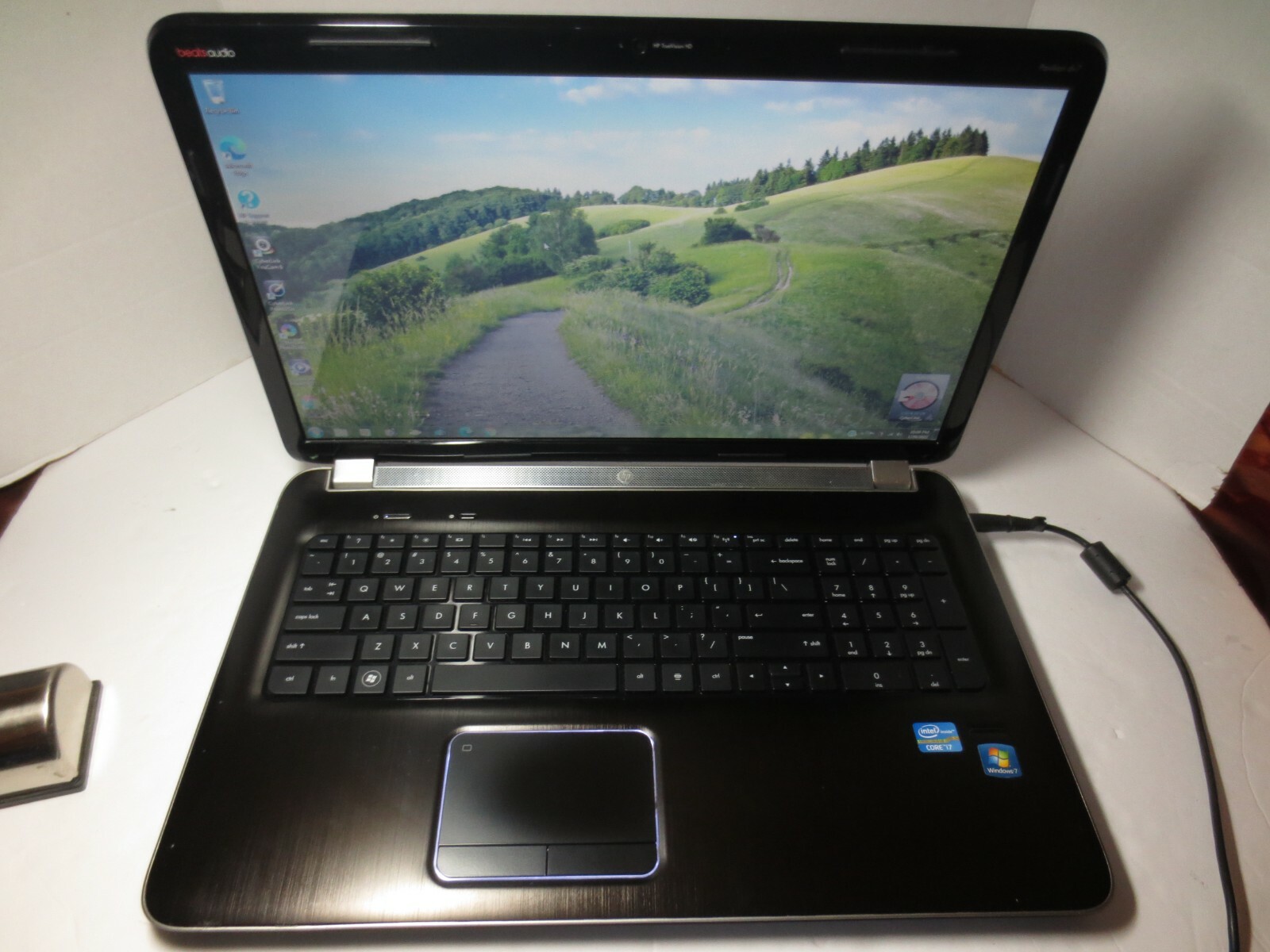 HP PAVILION DV7-6B32US 17.3″ CORE i7-2670QM@2.2GHz 8GB RAM 640GB HDD WIN7 OFF13