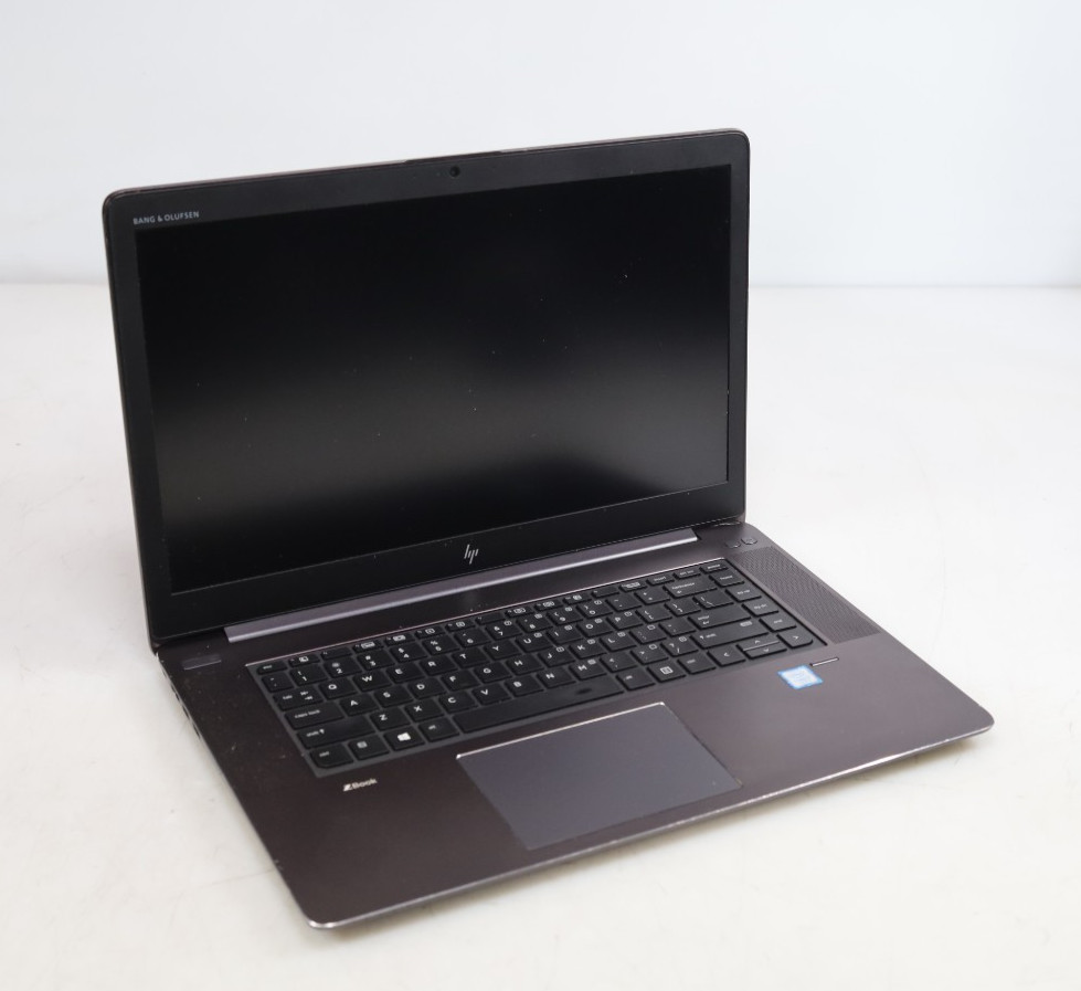 HP ZBook Studio G4 15.3″ Intel i7-7700HQ 8GB DDR4 256GB SSD No COA OS