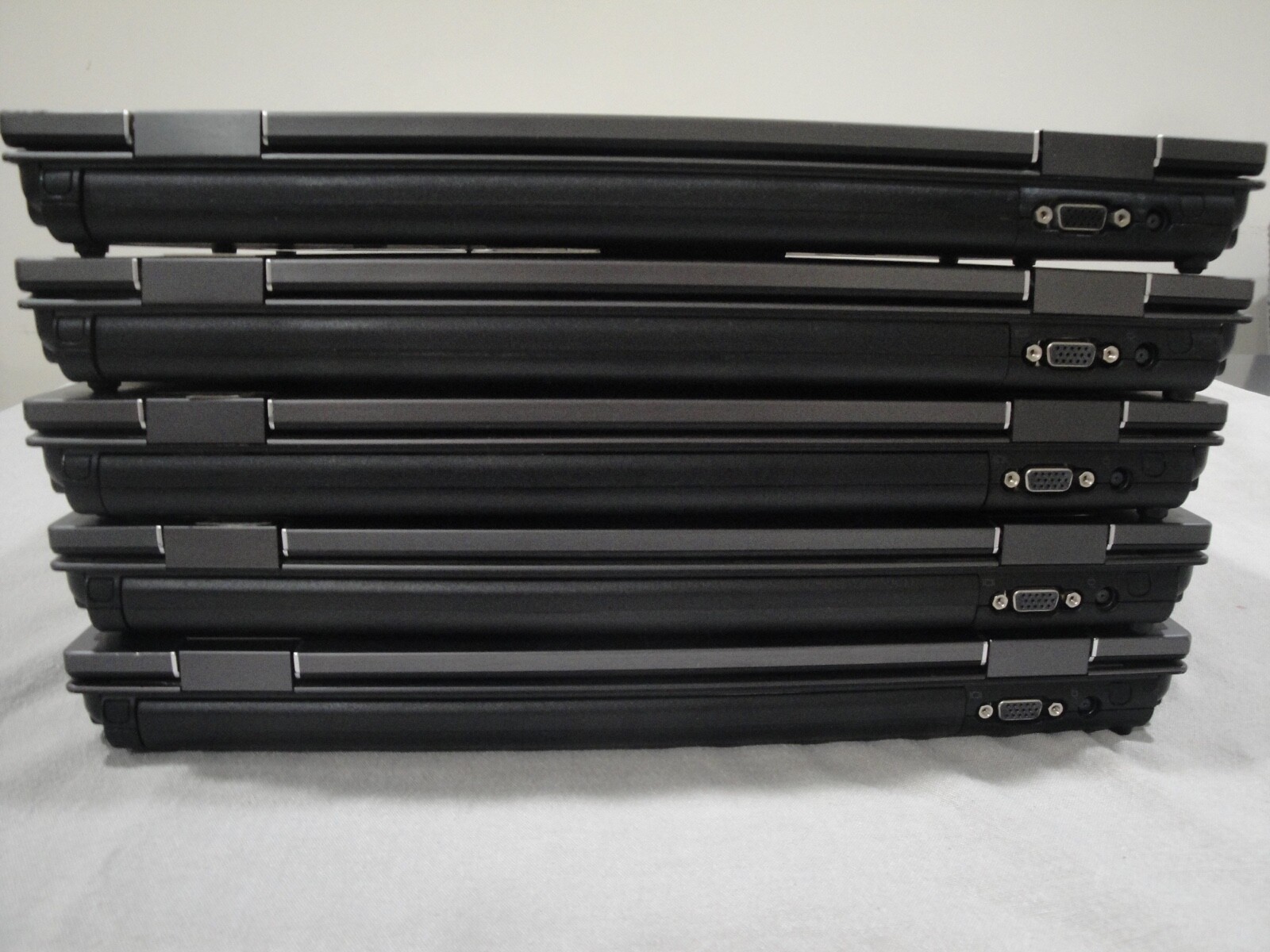 Lot of 5 HP EliteBook 8540W Core i7 Quad1.87 4GB Radeon M5800 DVD FHD.