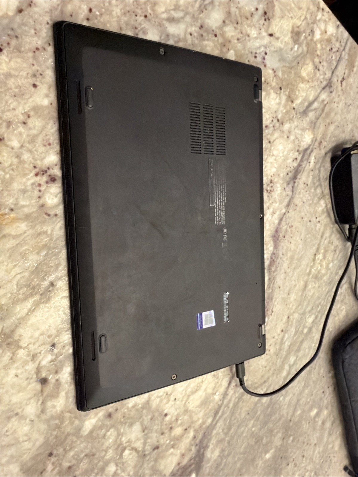 Lenovo ThinkPad X1 Carbon 5th Gen 14″ FHD I7-7600U 512GB SSD 16GB W10P FPR