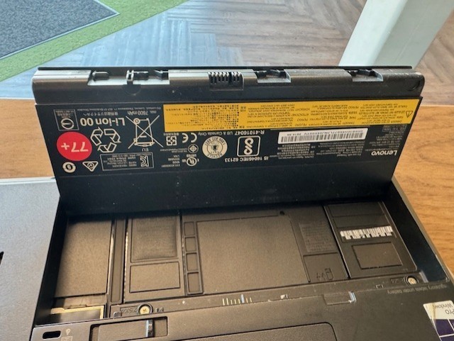 Lenovo ThinkPad P50 Xeon E3-1505M v5 16GB RAM 256GB SSD Quadro M2000M Win10 Pro