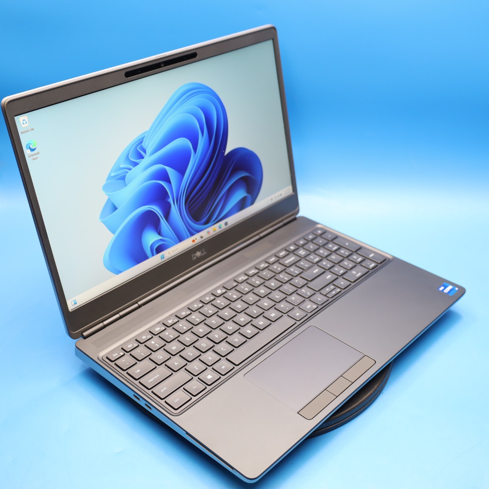 Dell Precision 7560 15.6″ i7-11850H 32GB RAM 512GB SSD Nvidia T1200 Grade B
