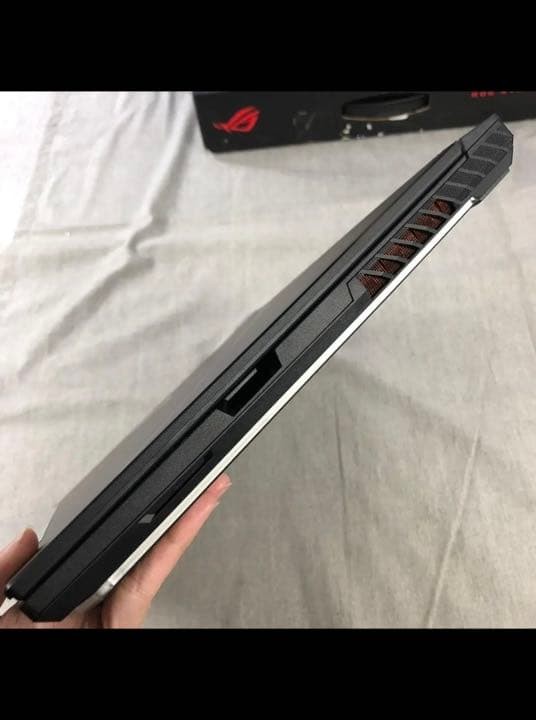 ASUS ROG Strix Scar 17 G732LXS Gaming Laptop Core i9 32GB 2TB RTX 2080 Super