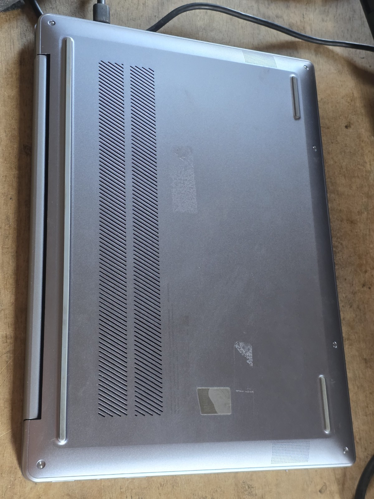 Lenovo Slim 7 14IRP8 14” (1TB SSD, Intel Core i7 13th Gen., 4.60GHz, 16GB Wrap