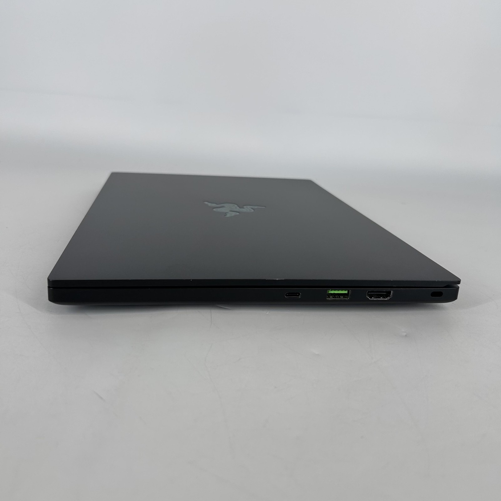 Razer Blade 14 2K 3.3 GHz Ryzen 9 5900HX 16GB 2TB SSD NVIDIA RTX 3080 Good