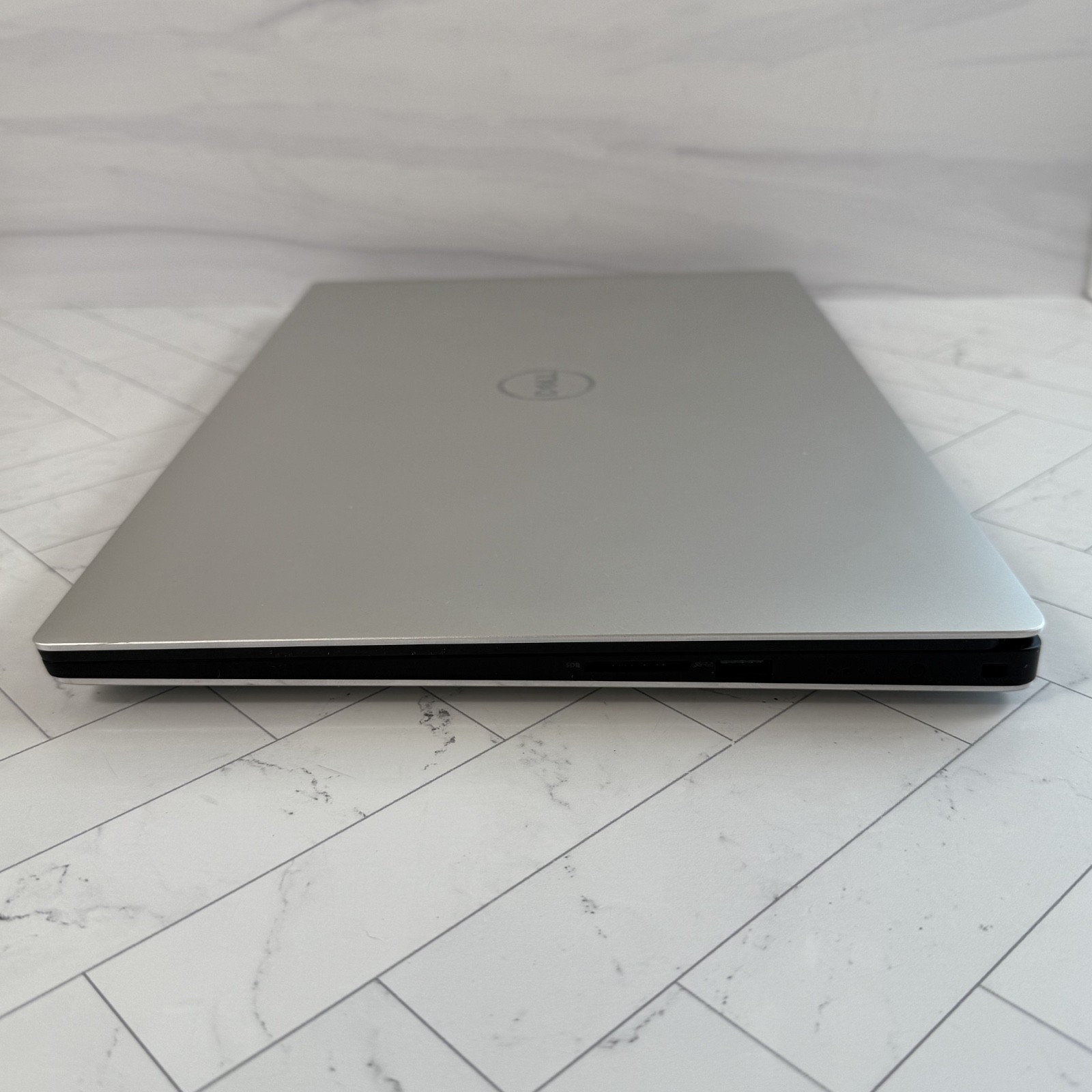 DELL XPS 15 Core i7 9th Gen 15.6″ Broken Bad Display #H875