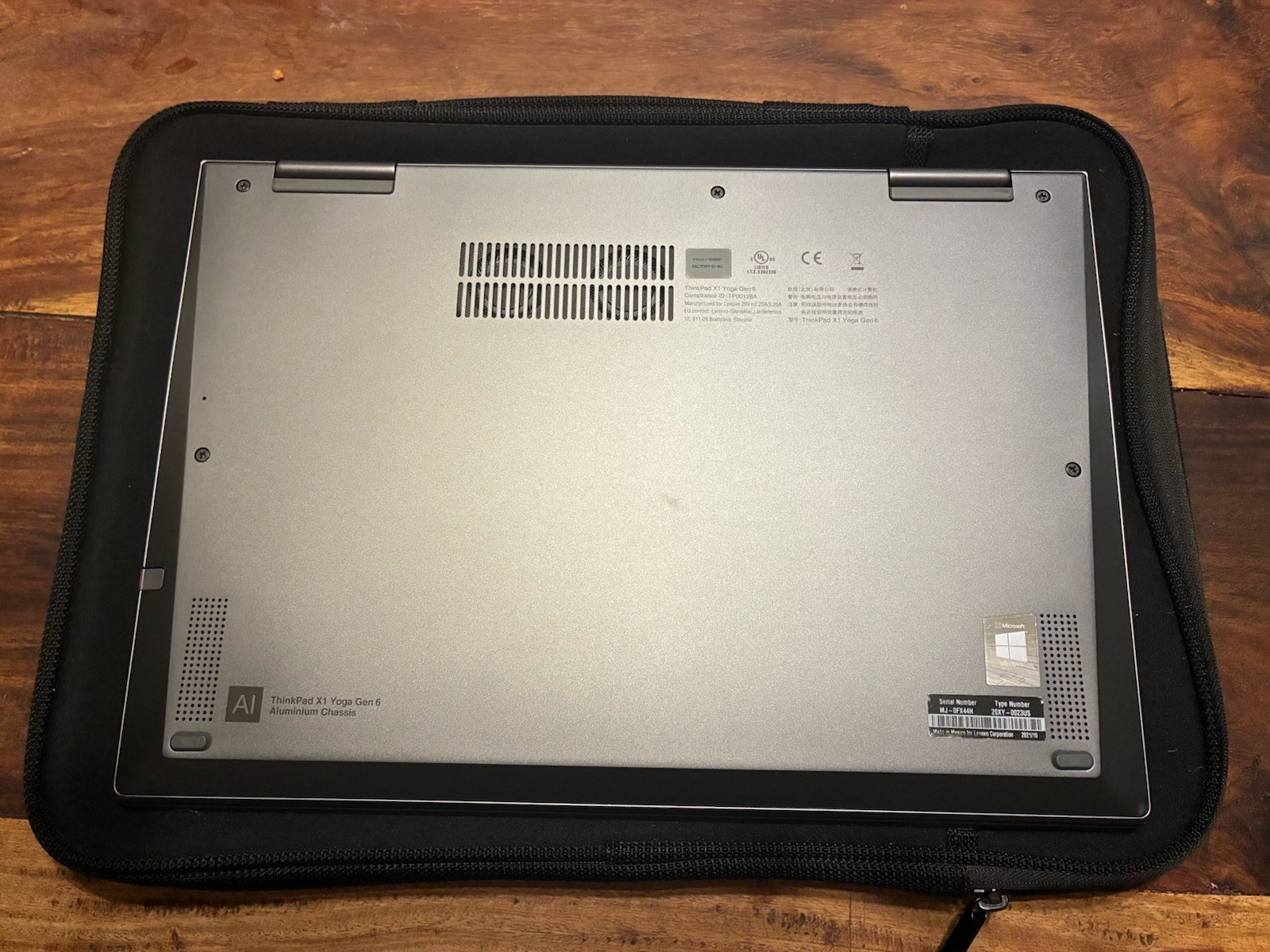 Lenovo ThinkPad X1 Yoga Gen 6 – NOT WORKING – Includes Charger & Case
