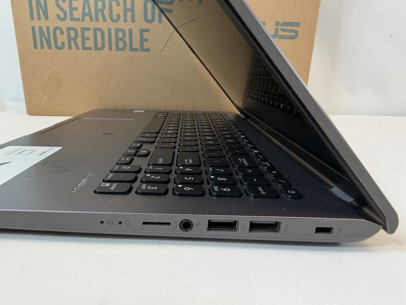 ASUS Vivobook X509FA-RH3 15″ Intel i3-8145U 8GB DDR4 512GB SSD Windows 11 Home