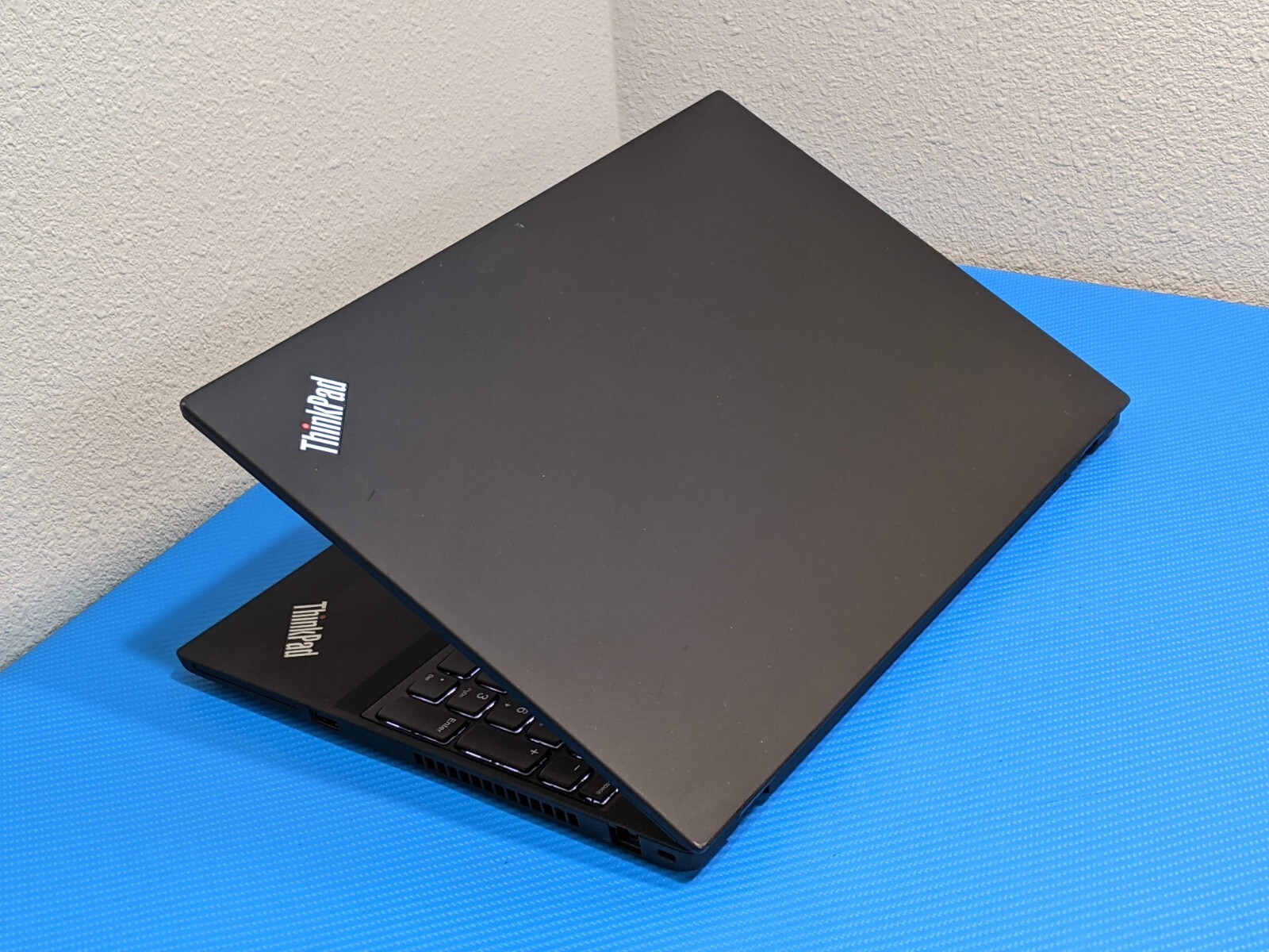 Lenovo ThinkPad T15 Gen1 15.6″FHD core i5-10210U 1.6GHZ 8GB 256GB Win11Pro +PwAd