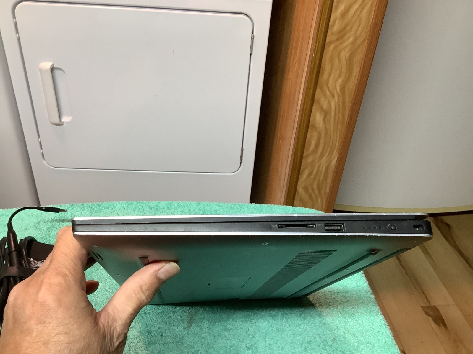 Dell Precision 5510, Nvidia M1000M Xeon E3 1505M, 12GB-256 NVMe + 250 Win 11 Pro