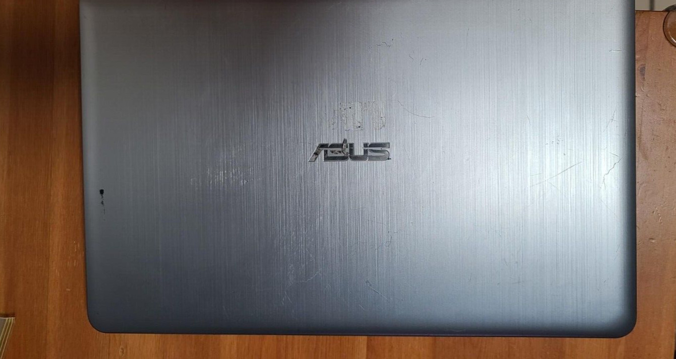 Lot of two Asus Laptop