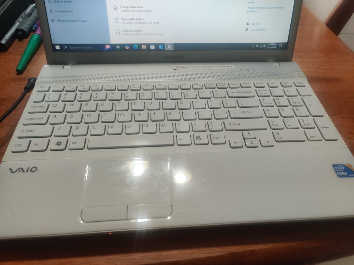 Sony VAIO Laptop Working PCG-71312L Intel Core i3 380m 8GB RAM Windows 10 64-bit