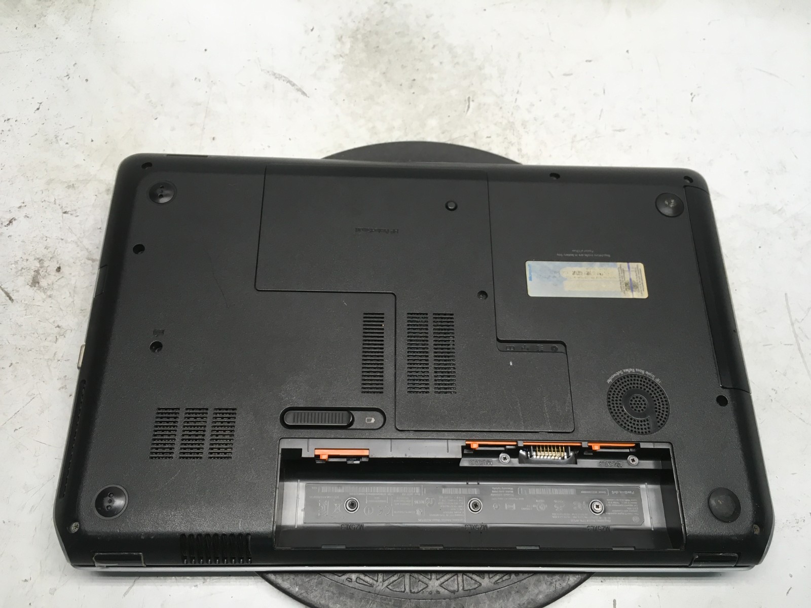 HP Pavilion DV6Z-7000 AMD A6-4400M 2700MHz 6 GB NO HDD