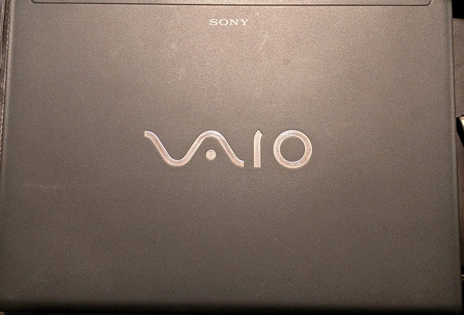 Vintage Sony Vaio VGN-BZ562P20 Laptop 15.6 LCD PCG-9Z1L. w/ adapter & Dell bag.