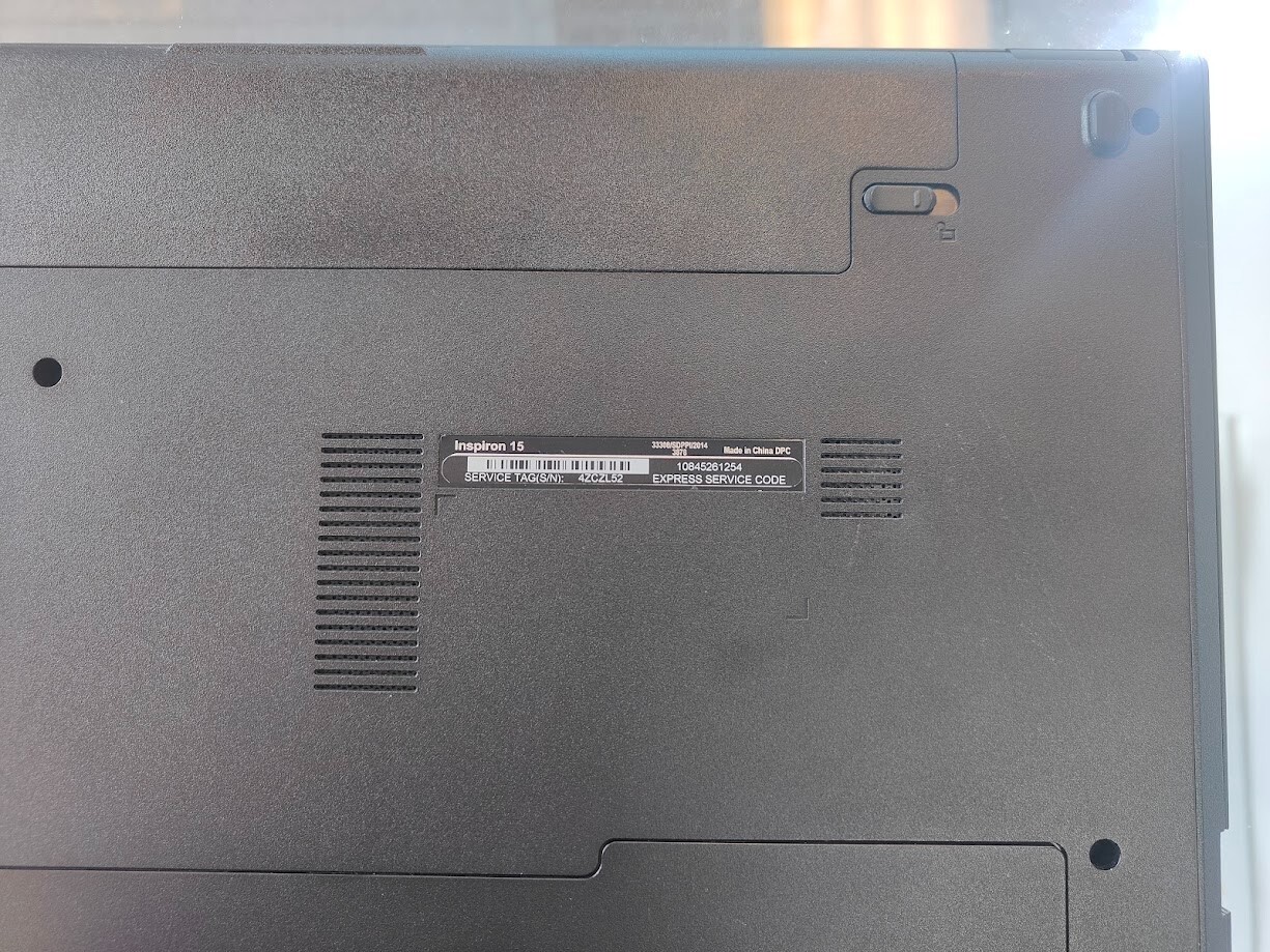 Dell Inspiron 3542, Powers On, Good LCD, Body, Selling for Parts or Repair, Read
