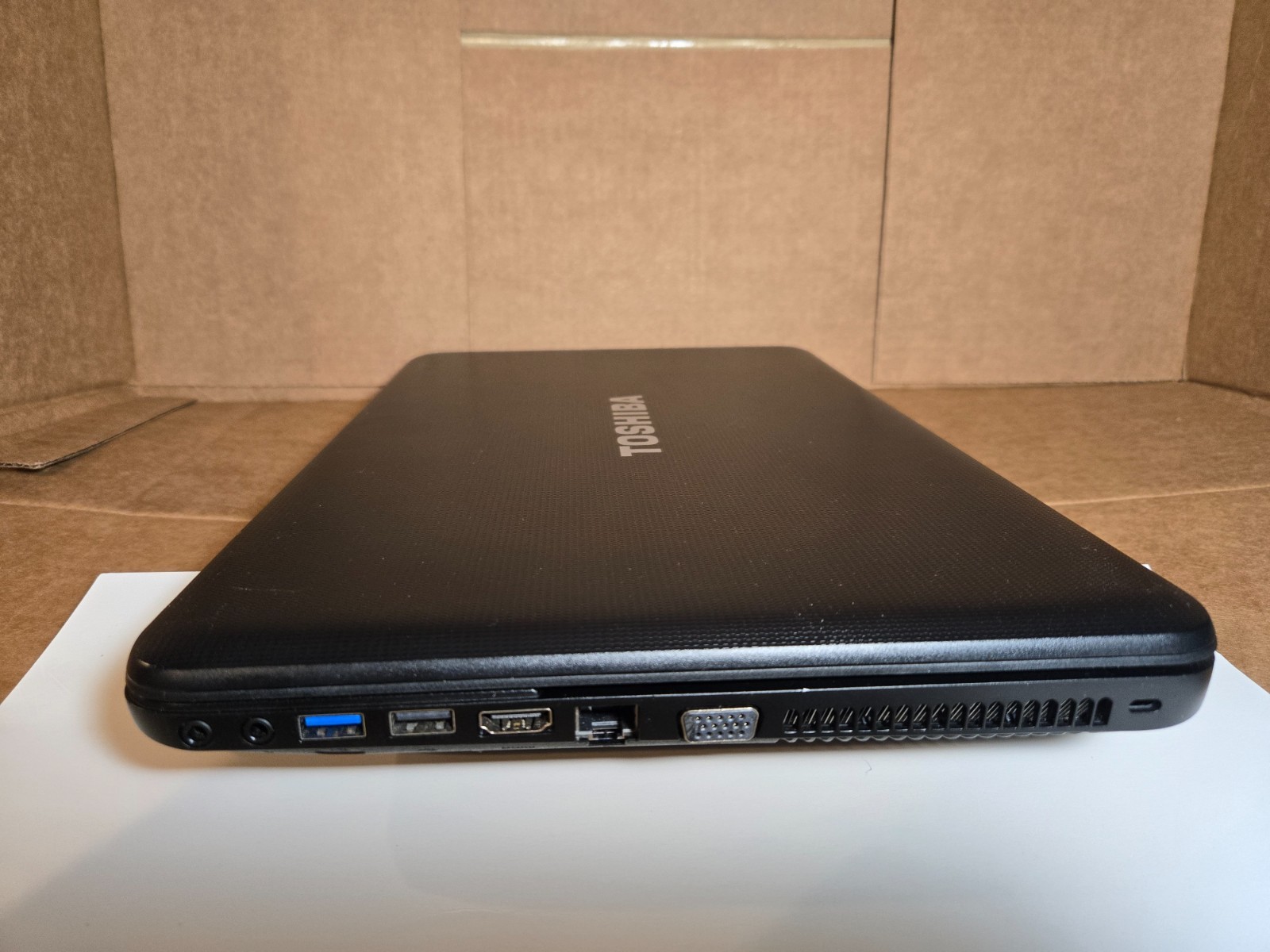 Toshiba Satellite C850- Intel 8GB DDR3 320Gb Laptop Computer