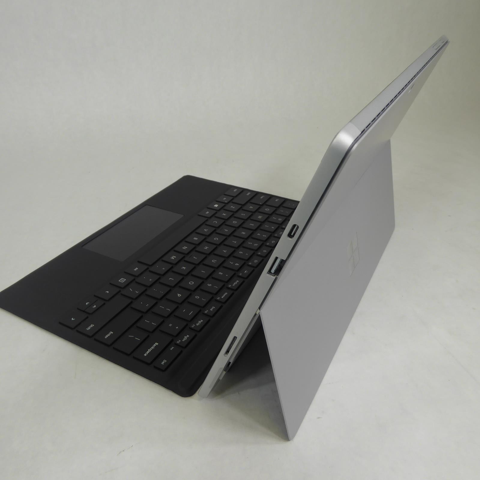 MICROSOFT SURFACE PRO 7 1866 | i5-1035G4 | 256GB SSD | 8GB RAM | A+ | w/ Dock 1