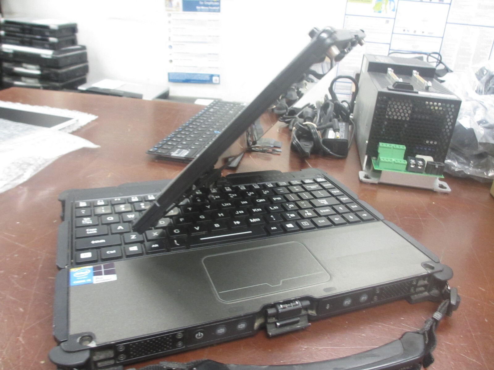 Getac V110 G2 i5 5200U 2.20GHZ 4GB Touch Screen Laptop [NO HDD/CADDY/OS/AC]+Pen