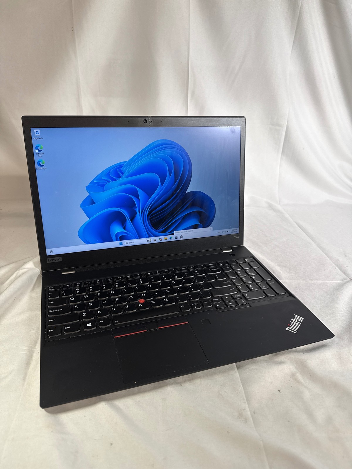 Lenovo ThinkPad T590 Intel Core i7-8665U 16 GB 128GB SSD 15.6″ Charge Port Issue