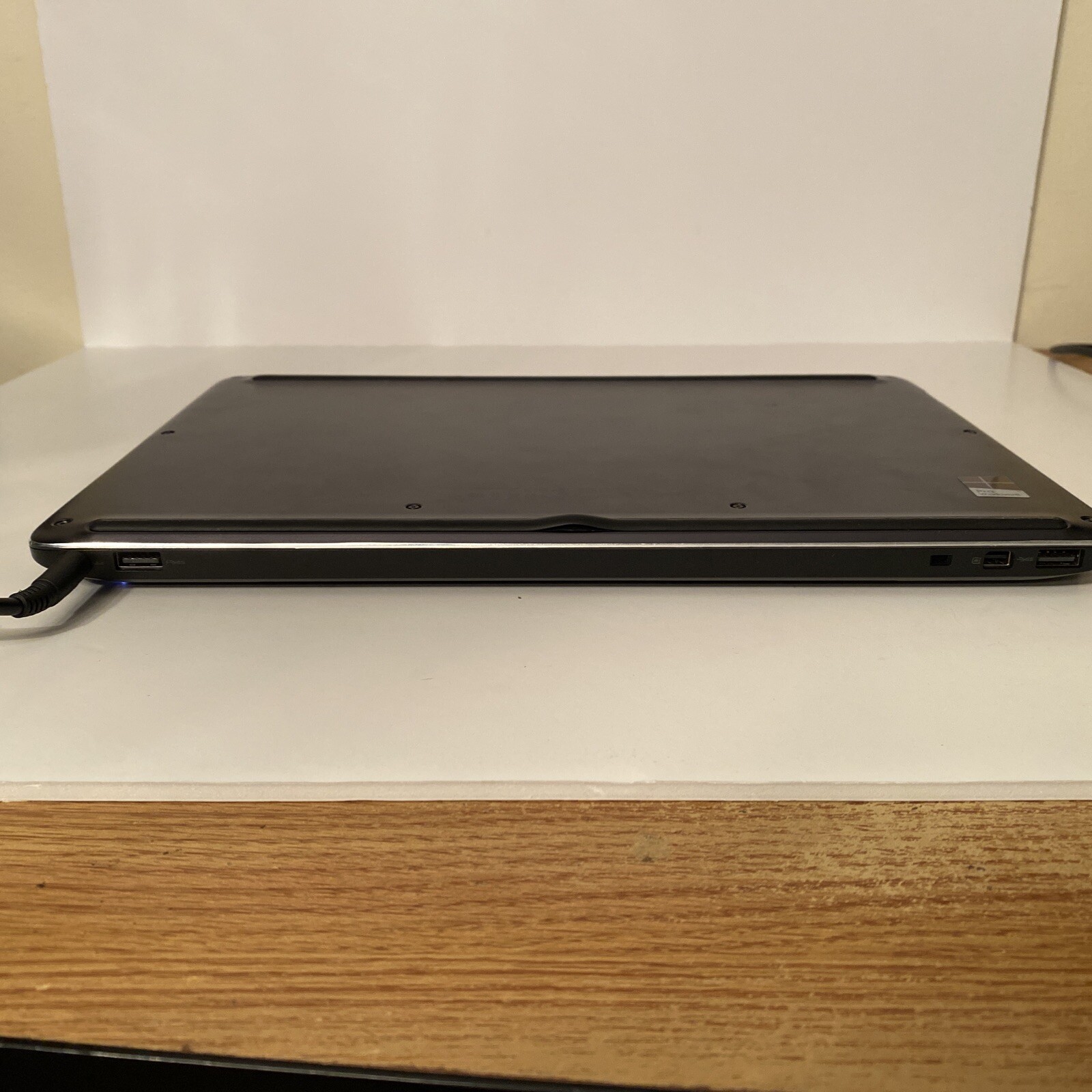 Dell Latitude E7350 2-in-1 13″ Core M-5Y71 @ 1.20GHz 8GB Ram