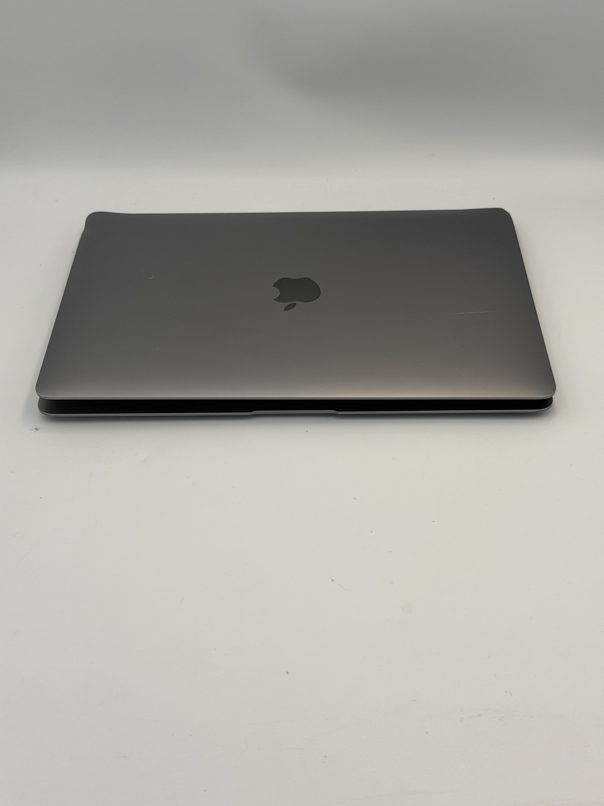 Apple MacBook Air (13-inch) [M1] (2020) M1 8-Core 8GB RAM 256GB SSD