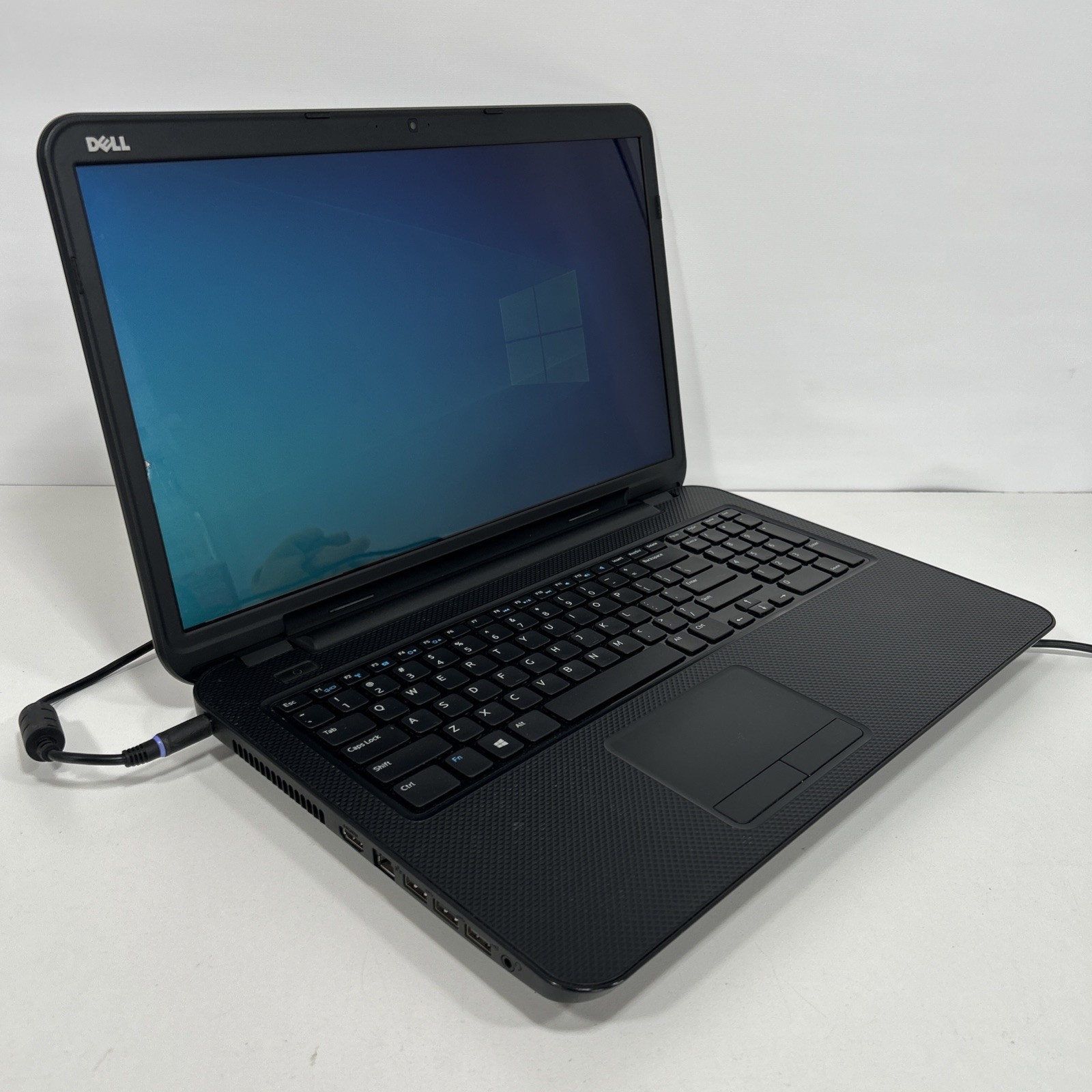 Dell Inspiron 17 3721 17.3″ i3-3227u 8GB Ram 750GB HDD Windows 10 Pro Needs 🔋