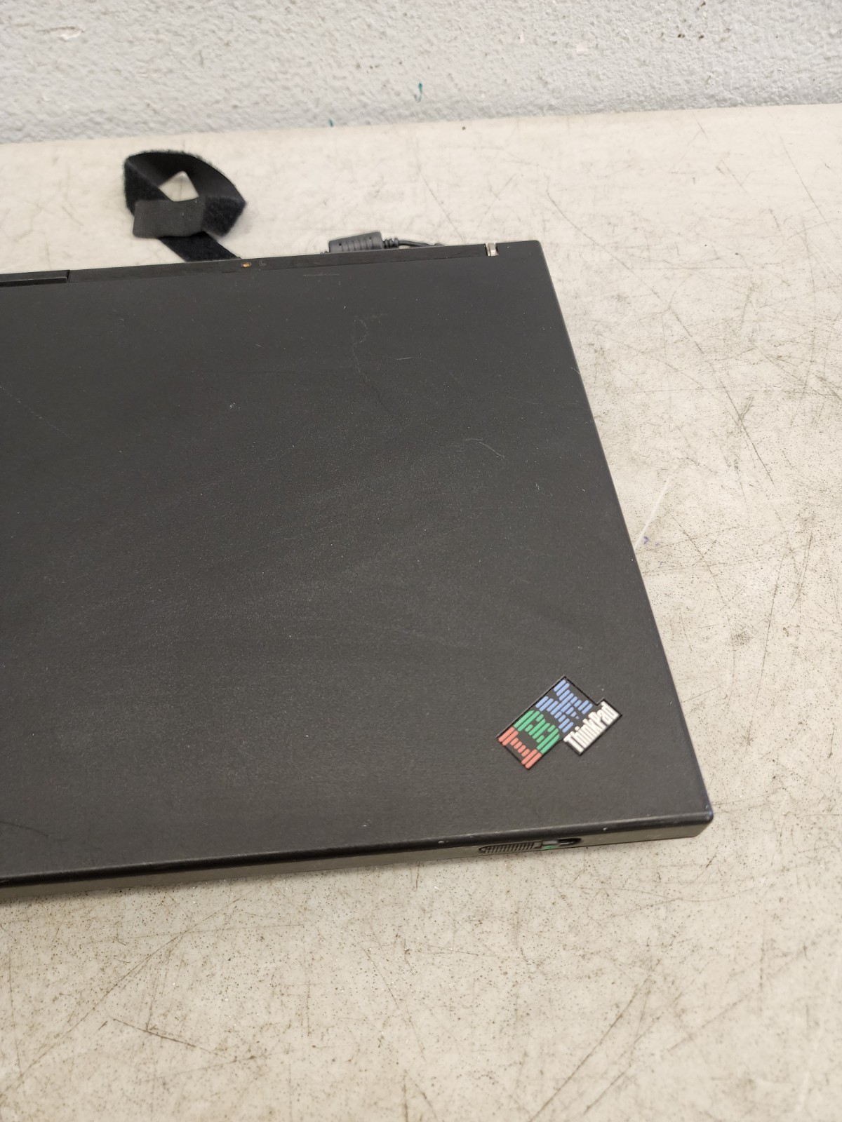 IBM Thinkpad Type 2652 A31 Windows 2000 Professional 1-2CPU -POWERS ON For Parts