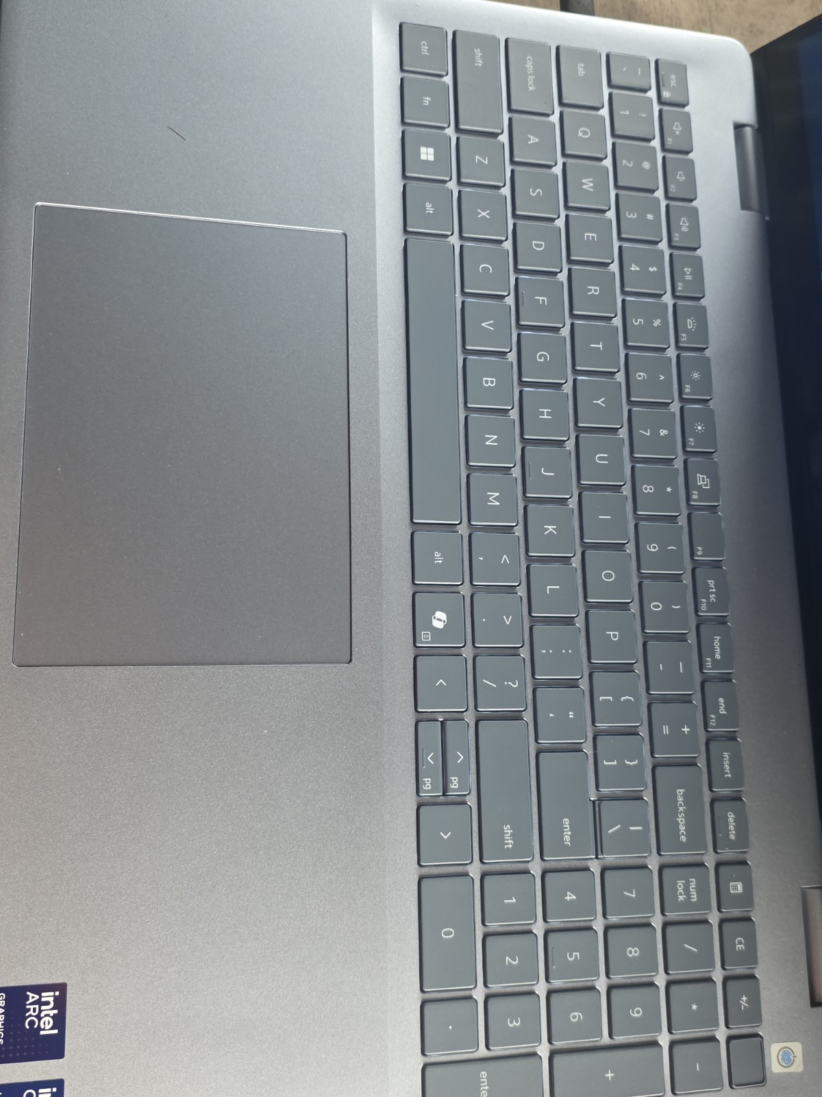 Dell 16 Plus DB16250 16 Silver FHD 3.3 GHz Ultra 9 288V 32GB 1TB SSD Qvf4