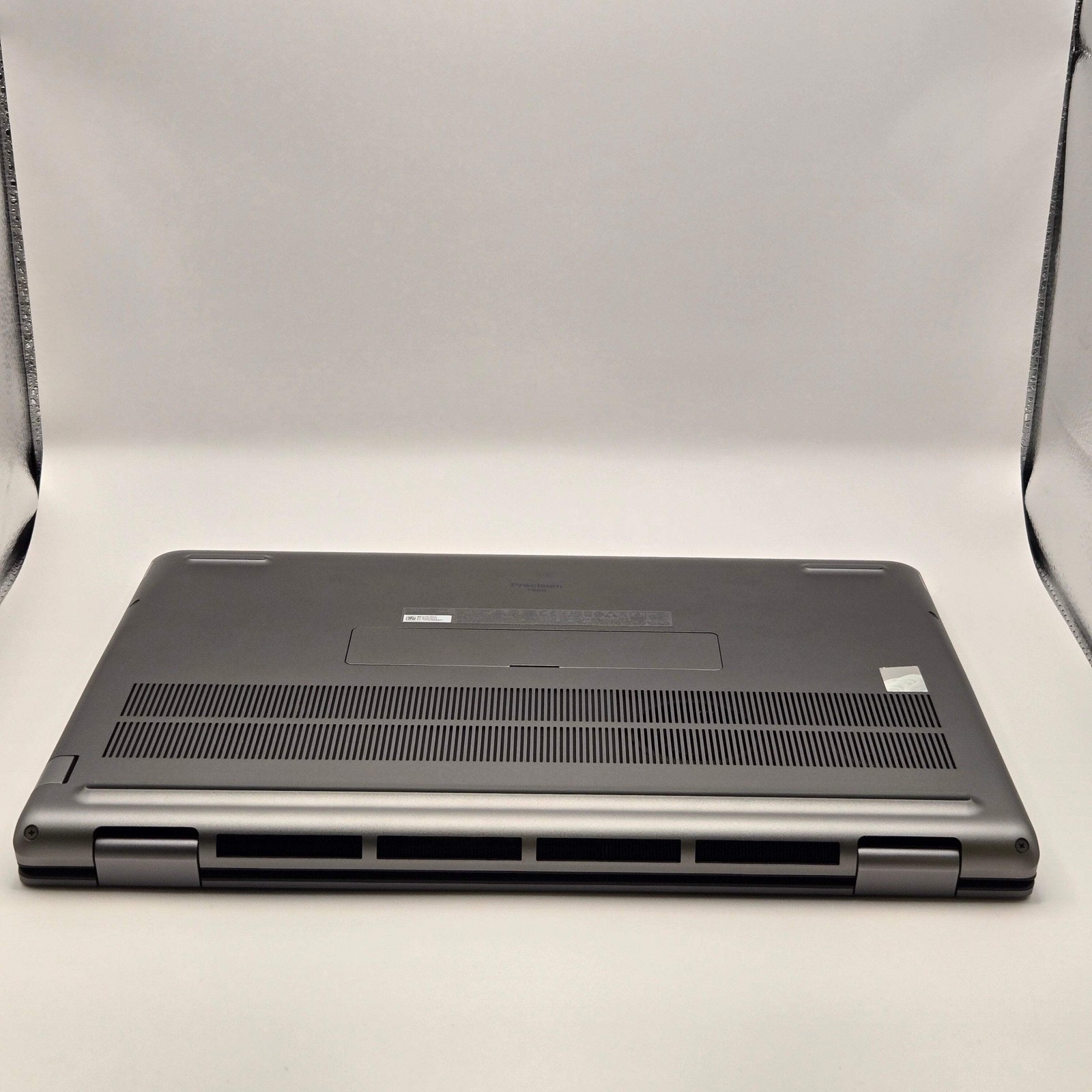 Dell Precision 7680 16″ Touch Laptop Core i9 vPro 13th Gen 32GB 1TB RTX 4000 Ada