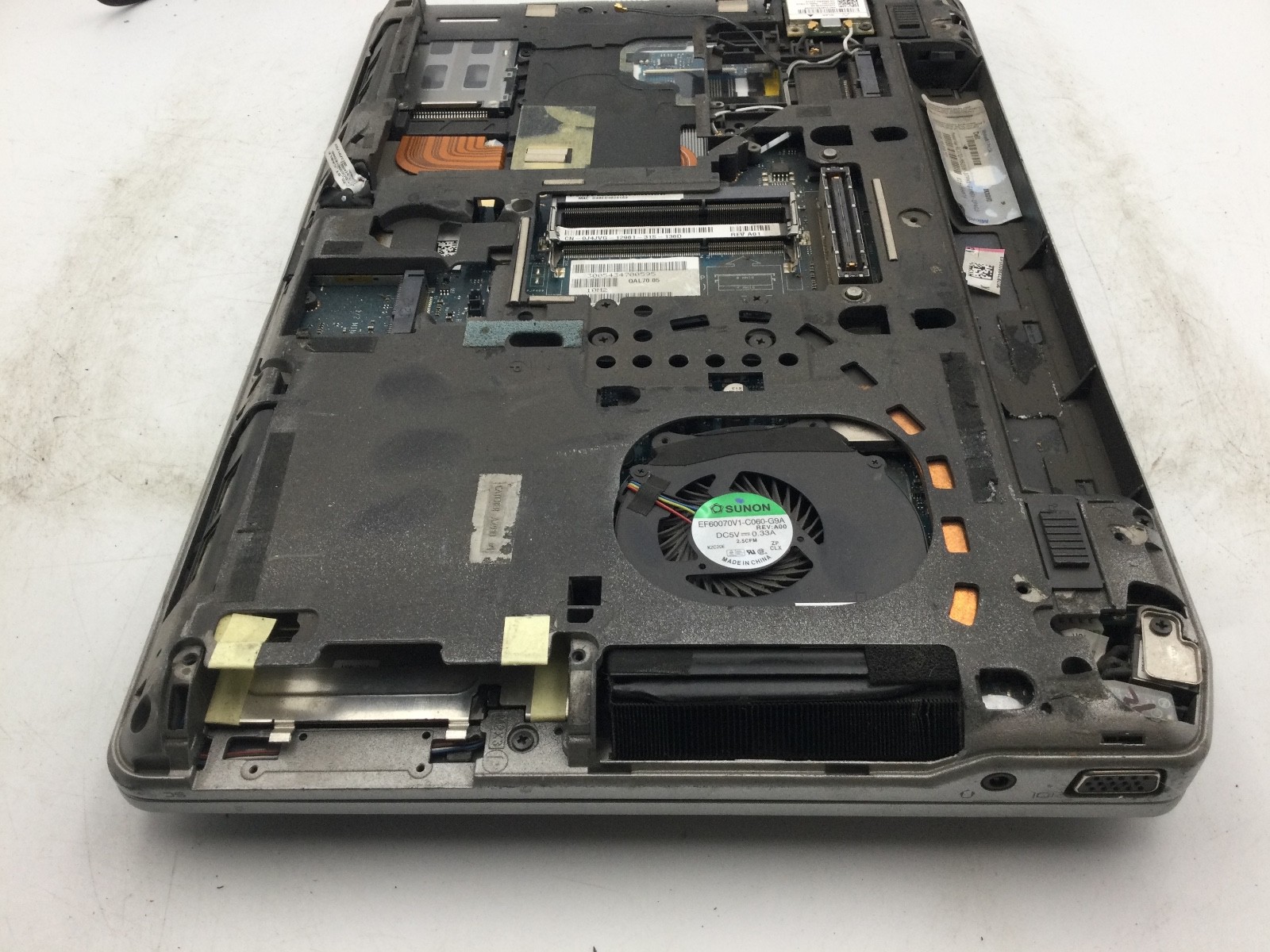 DELL LATITUDE E6330 – BOOTS TO BIOS – INTEL I5 3320 – NO RAM – 13″ – READ – BB!
