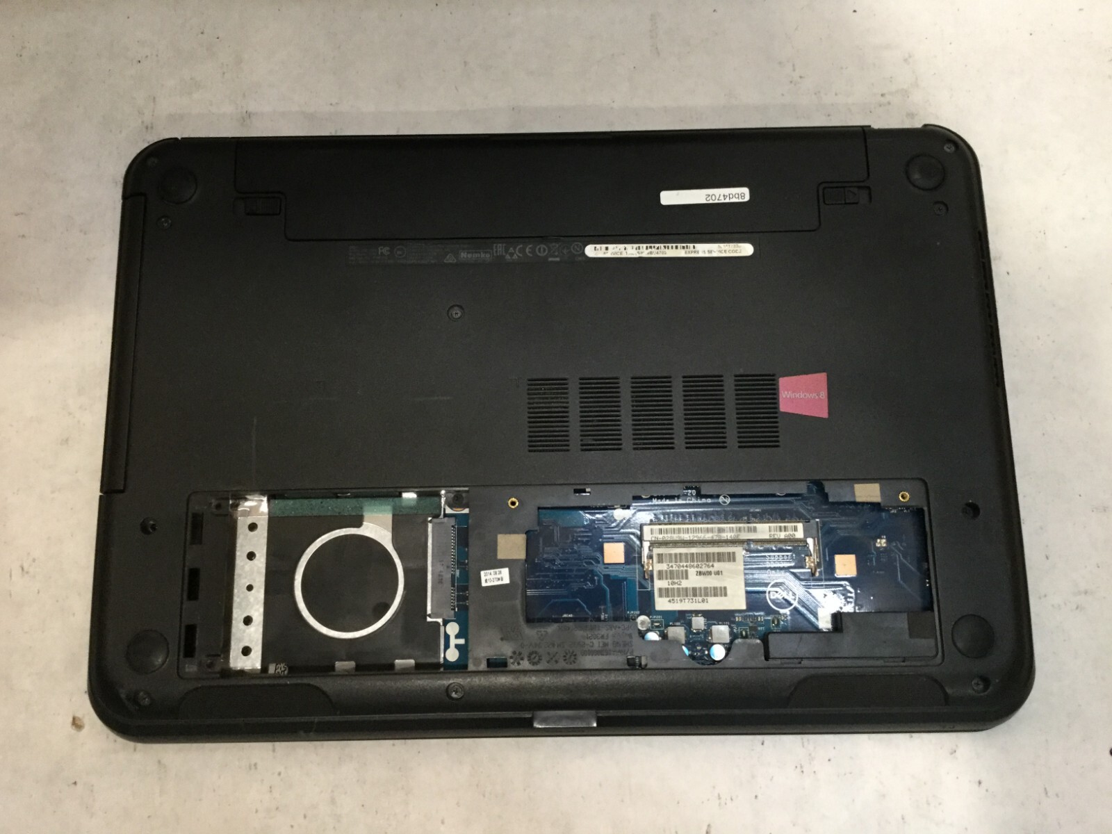 Dell Inspiron 3520 / Intel Core i3 POWERS ON / (NO BOOT/MISSING PARTS!) -MR