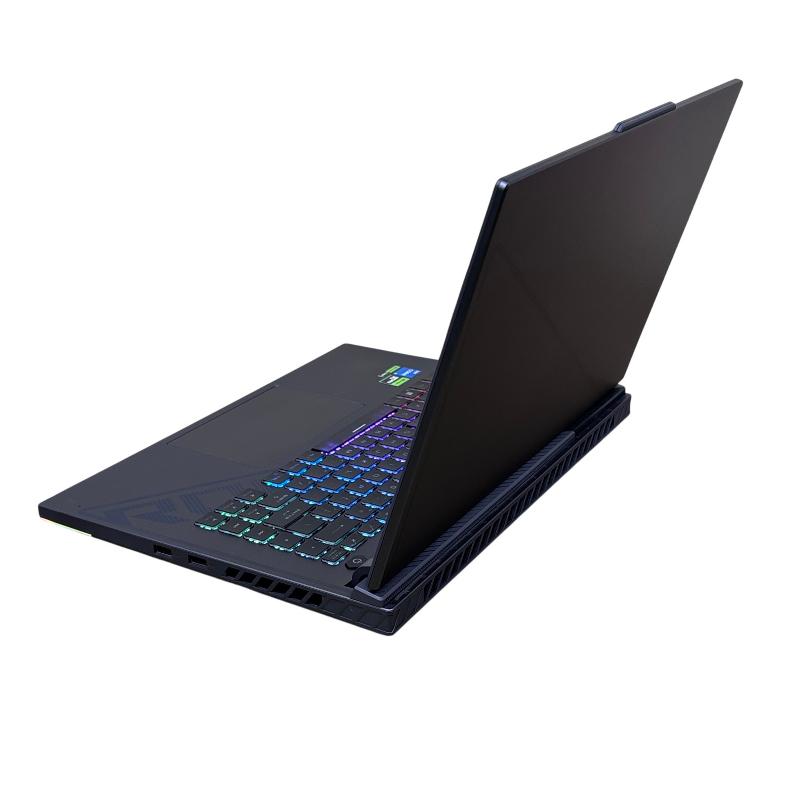 ASUS ROG Strix G16 G614JU Intel Core i5-13450HX 2.4GHz RTX 4050 16GB 1TB SSD 16″