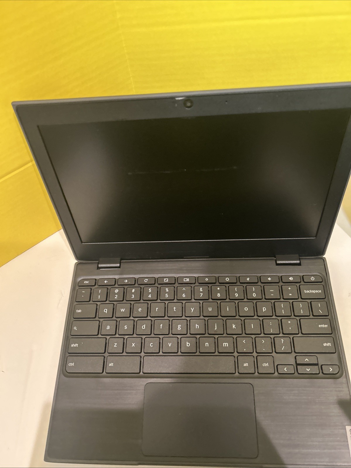 Lot of 4 Lenovo 100e Chromebook 2nd Gen MTK 4GB 32GB For Parts Repair rear