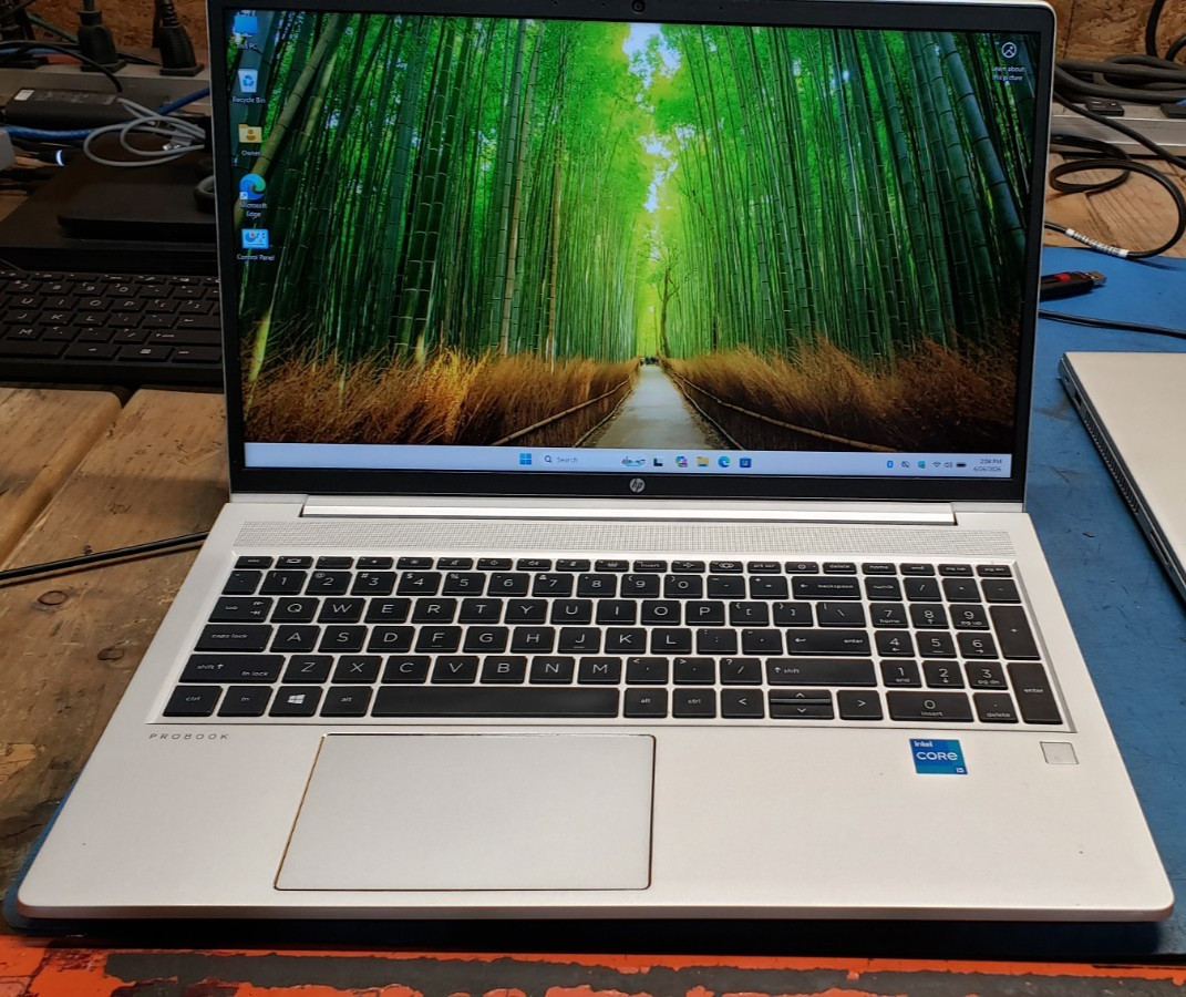 HP ProBook 450 G8 15.6″, Intel Core i5 11th Gen 2.40 GHz, 16GB RAM, 256GB NVME