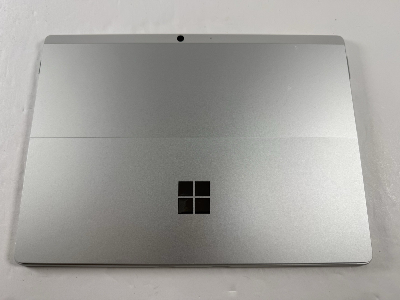 Microsoft Surface Pro 8 (1982) i5-1145G7 – 16GB RAM – 256GB 120Hz – Win 11 Pro