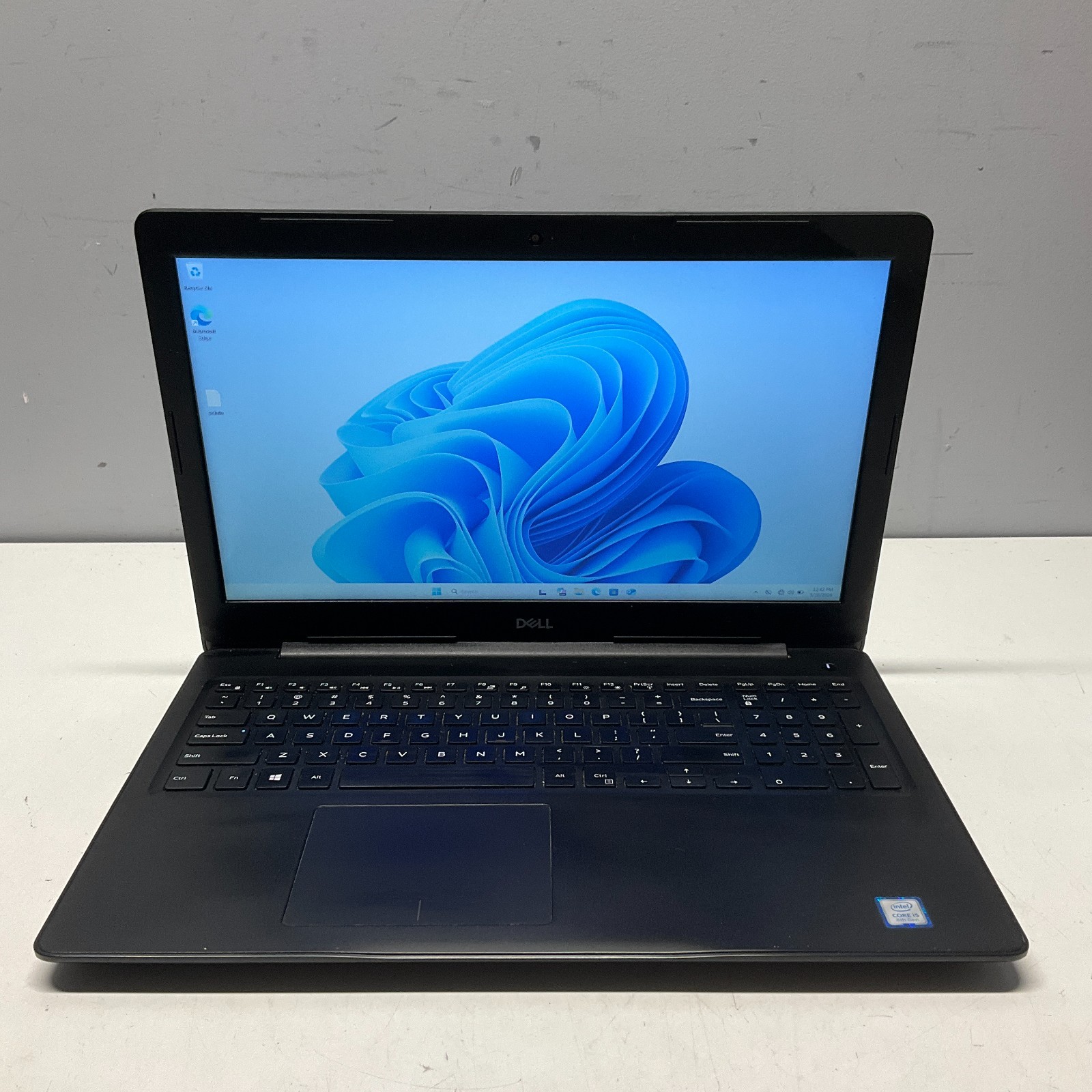 Dell Latitude 3590 Laptop i5-8250U 1.60GHz 8GB RAM 128GB SSD 15.6″ NO AC WIN 11