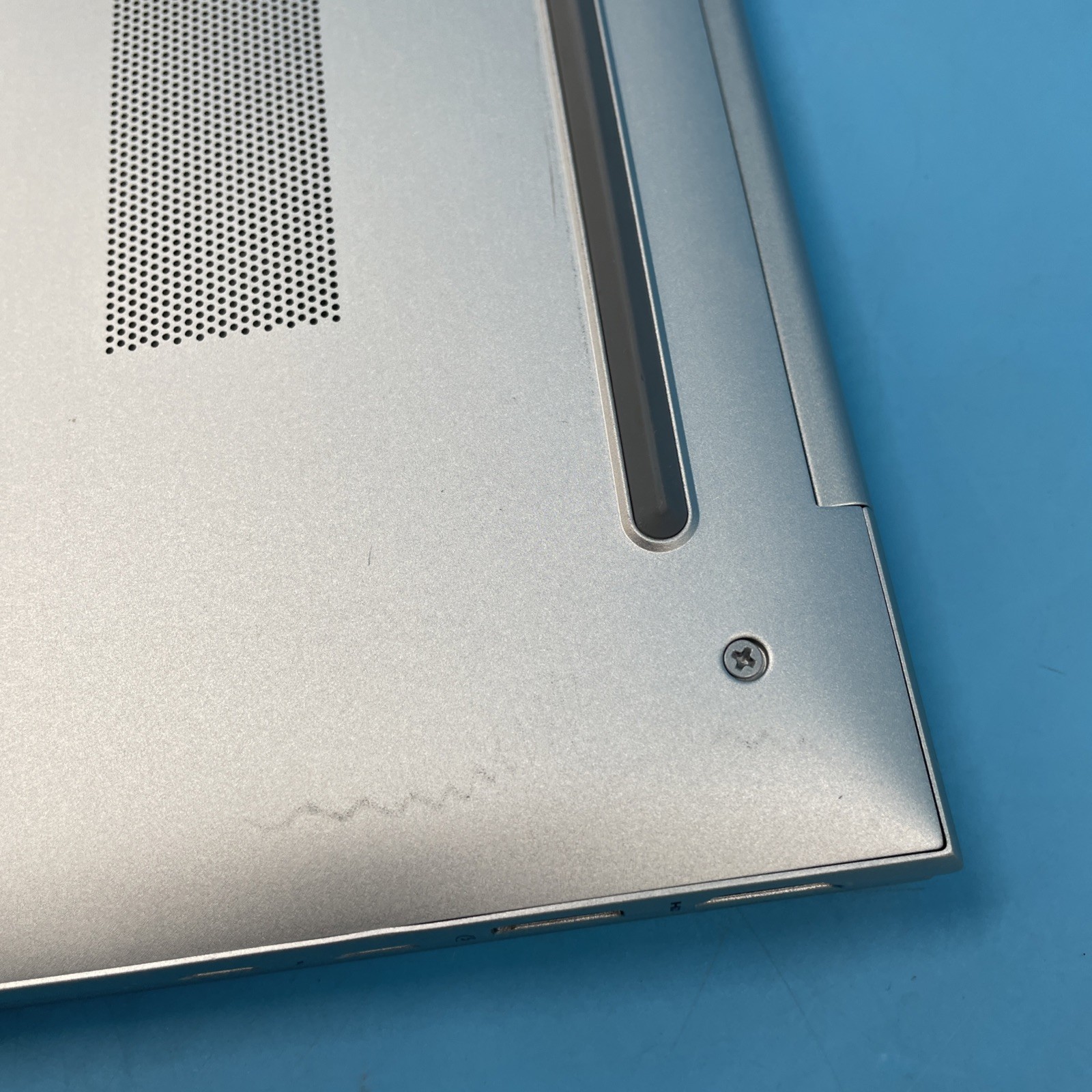 HP EliteBook 840 G11 | Ultra 5 135U | 32GB RAM | 512GB SSD | NO OS | 88% BATTERY