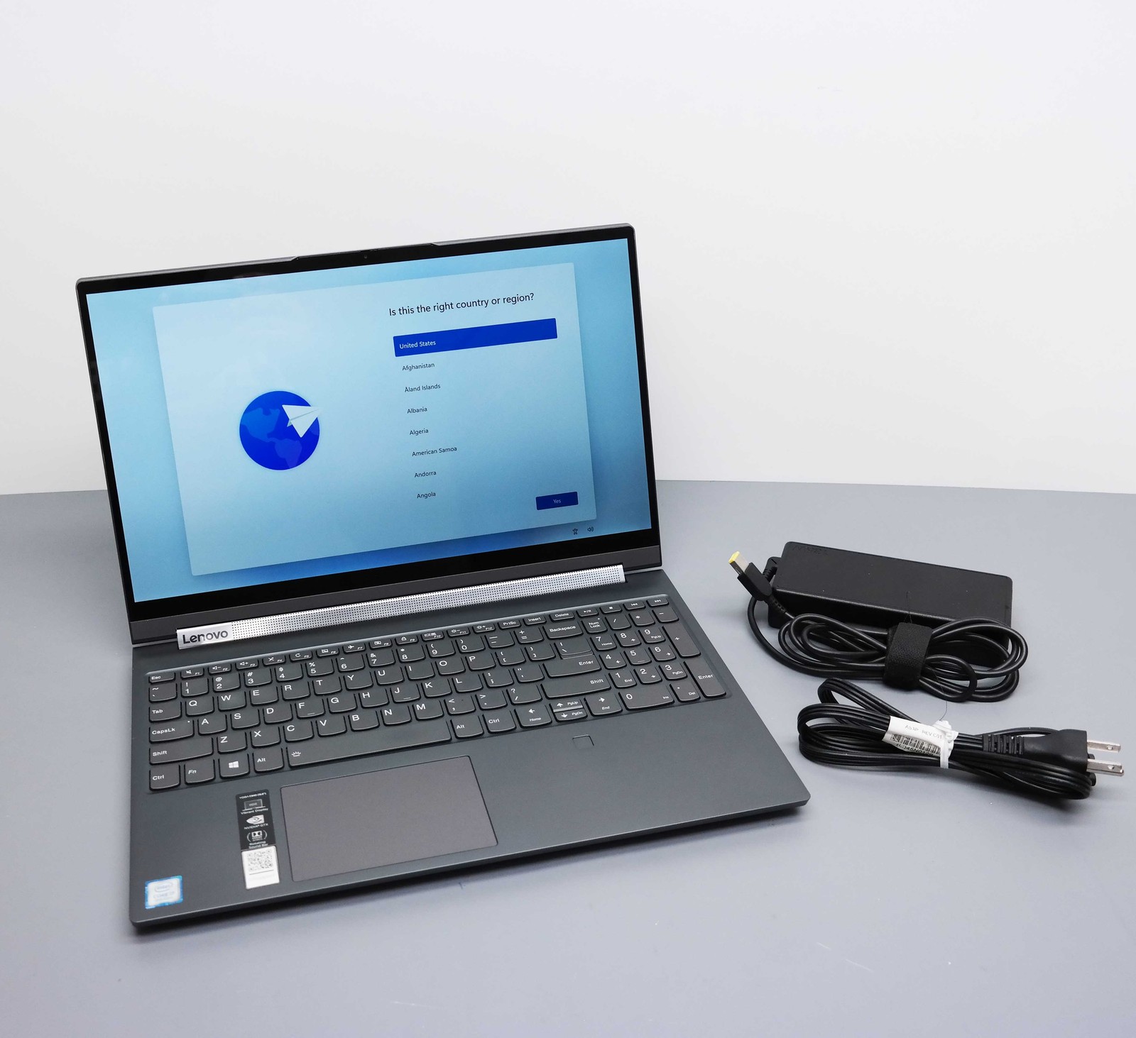 Lenovo Yoga C940-15IRH 15.6″ Core i7-9750H 16GB 512GB GTX 1650