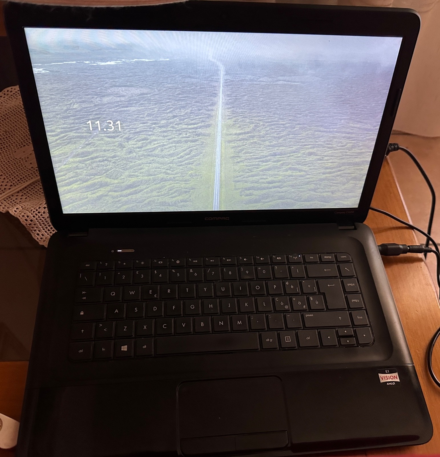 COMPAQ CQ58 Laptop AMD C-60 APU w/Radeon HD 16GB Ram Linux Mint – Read Details