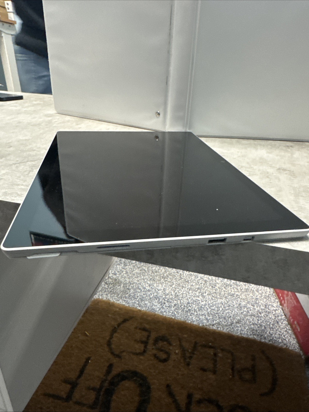 Microsoft Surface Pro 5 Intel Core i5-7300U @ 2.60GHz 4GB RAM 128GB SSD