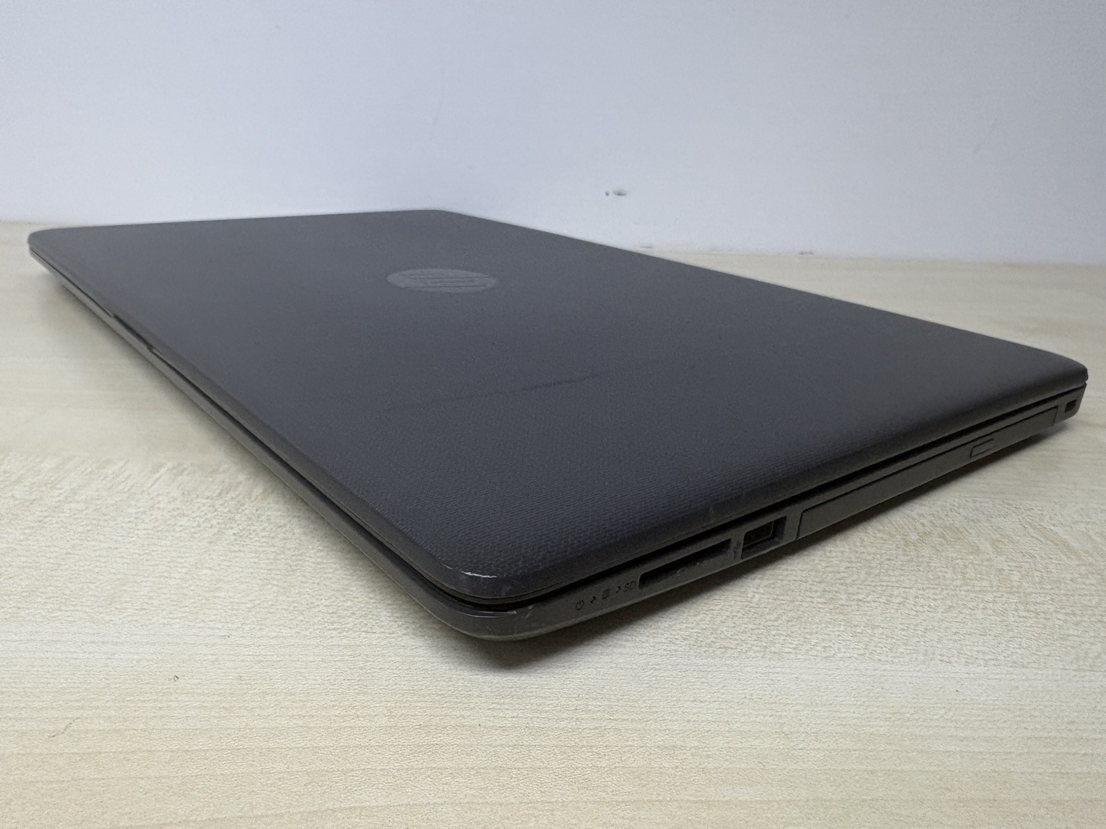 HP 255 G7 AMD Ryzen 3 2200U Radeon Vega 2.5GHz 15.6″ 8GB 256GB SSD Win 10 READ